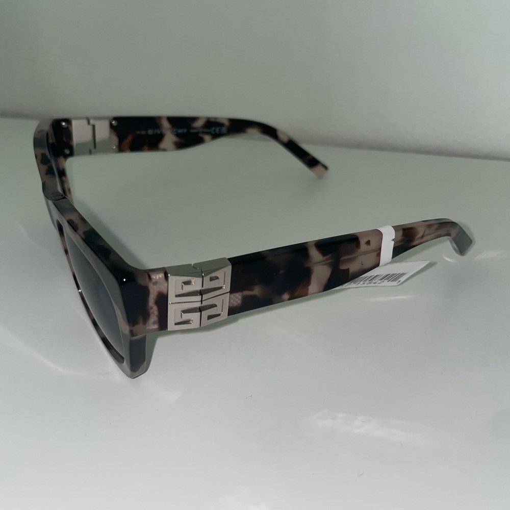 Tortoise Shell Sunglasses - Picture 3 of 5